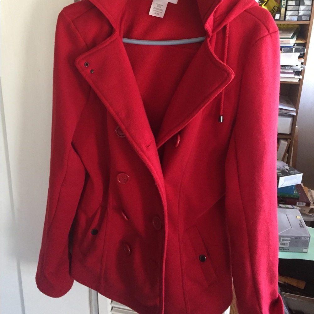 ⛈Soft red short peacoat with a hood! 🙀💕